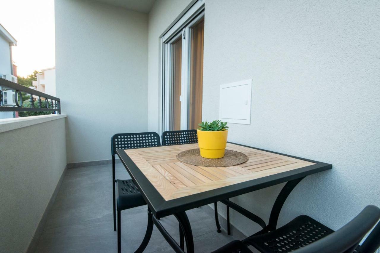 Apartmani Spiline Baška Voda Exteriör bild