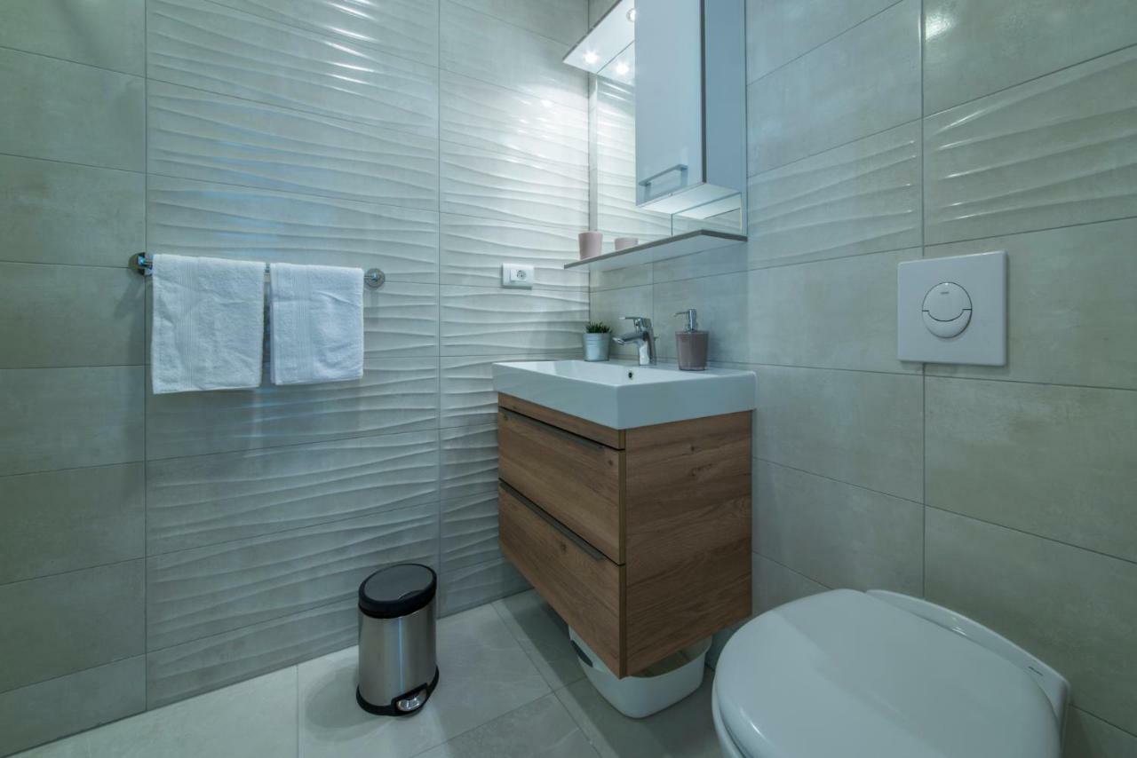 Apartmani Spiline Baška Voda Exteriör bild